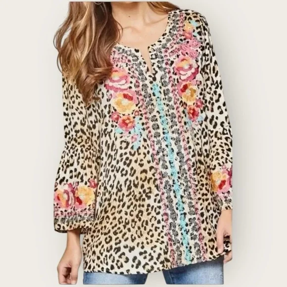 Savanna Jane Floral Embroidered Leopard Print Bell Sleeve Blouse Size Medium - Picture 1 of 15
